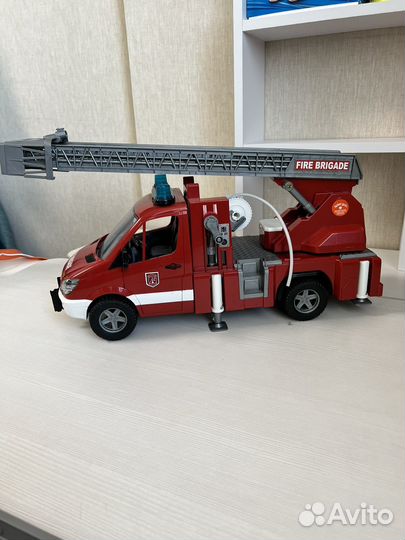 Пожарная машина Bruder