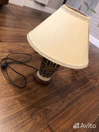 Лампа настольная