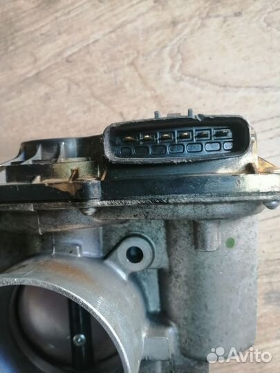 Дросельная заслонка Toyota Corolla 150 1ZR-FE