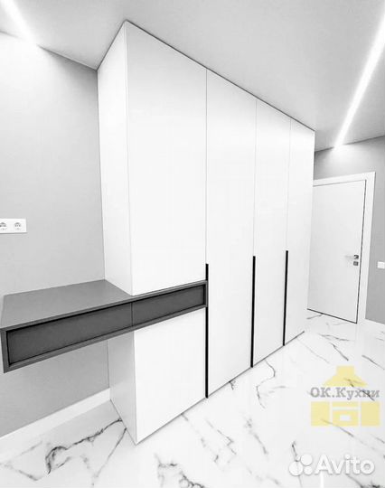 Черный шкаф