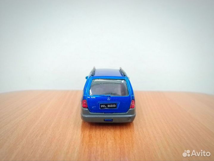 Mercedes-Benz ML 320 (масштабная модель 1/32)