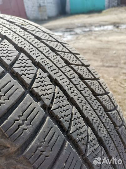 Triangle TR777 215/55 R17