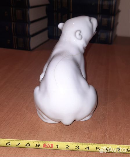Статуэтка Белый медведь, лфз, фарфор, трещина