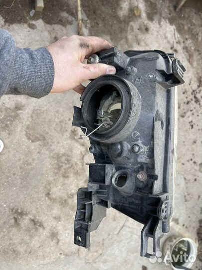 Передняя правая фара Nissan Sanny FB 15