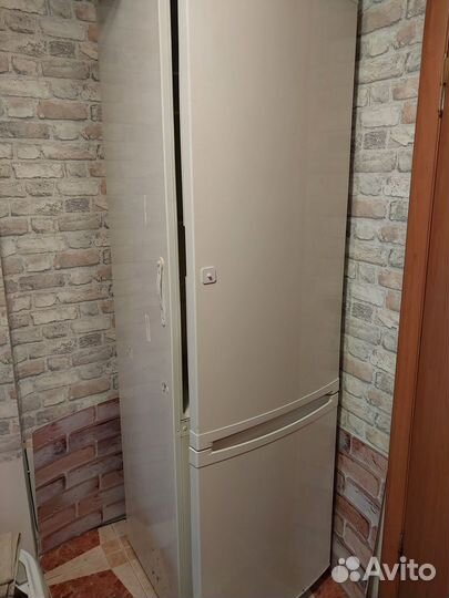 Холодильник zanussi