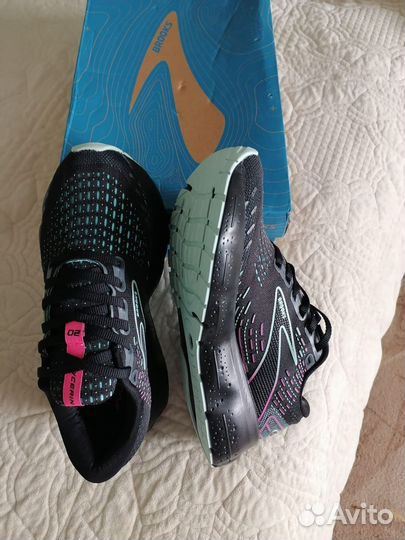 Кроссовки brooks