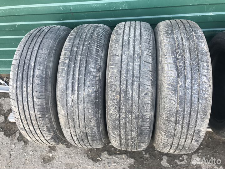 Bridgestone Alenza H/L 33 215/70 R17