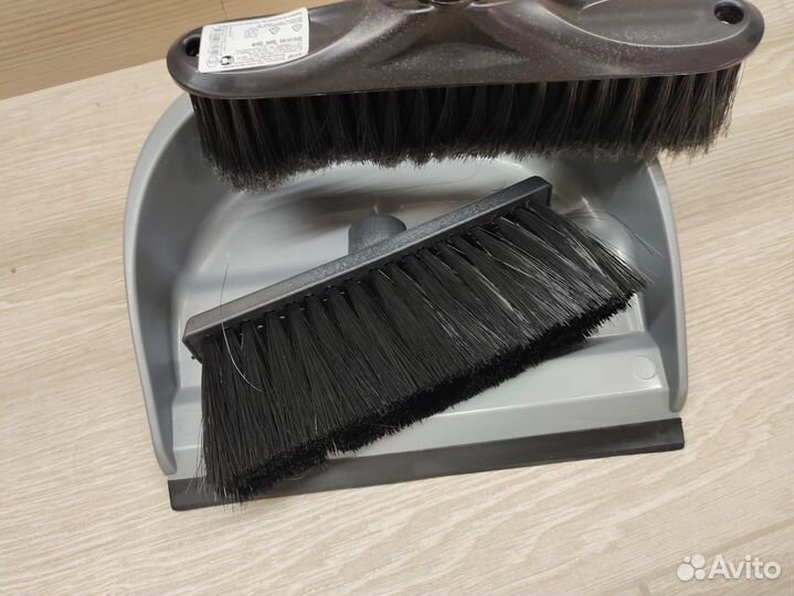 Совок и щётка на длиной ручки