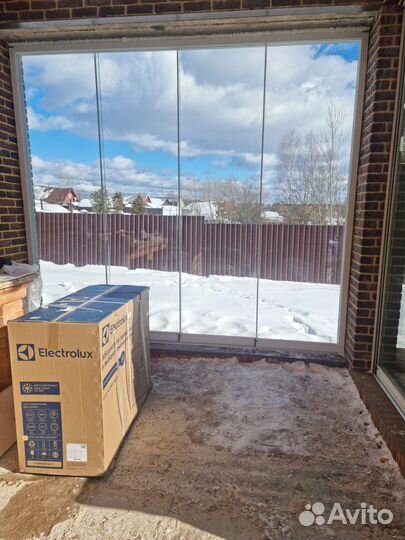 Безрамное остекление беседки