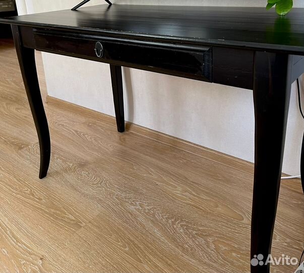 Письменный стол