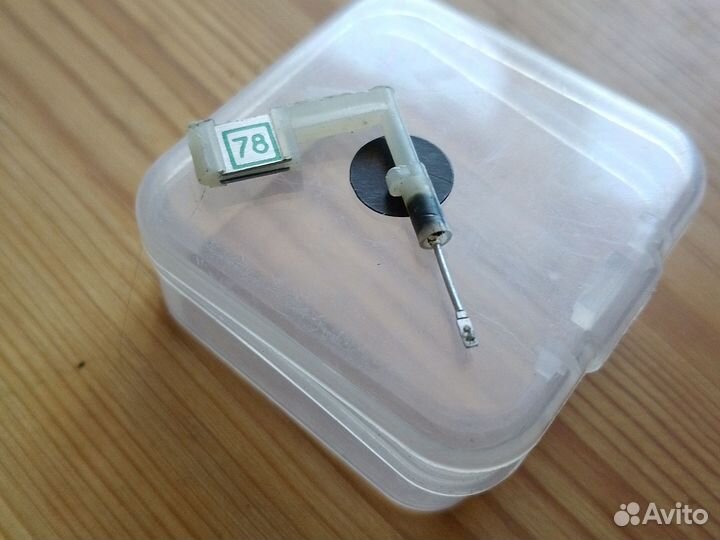 Головка звукоснимателя с запасной иглой