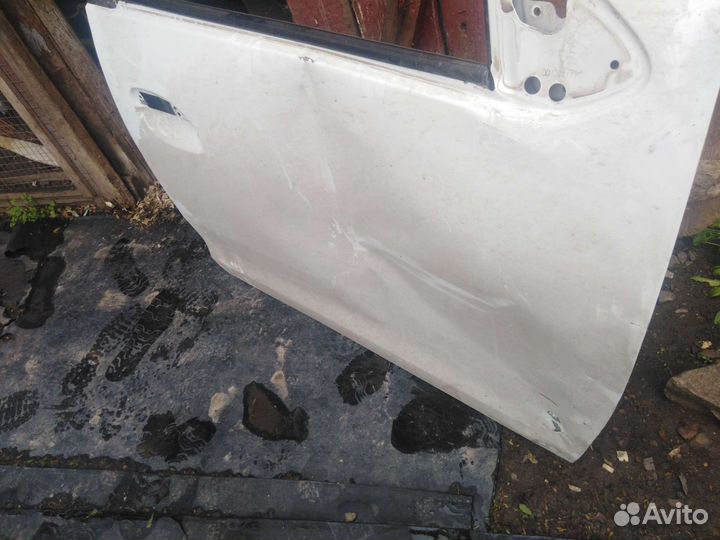 Дверь правая Logan 2