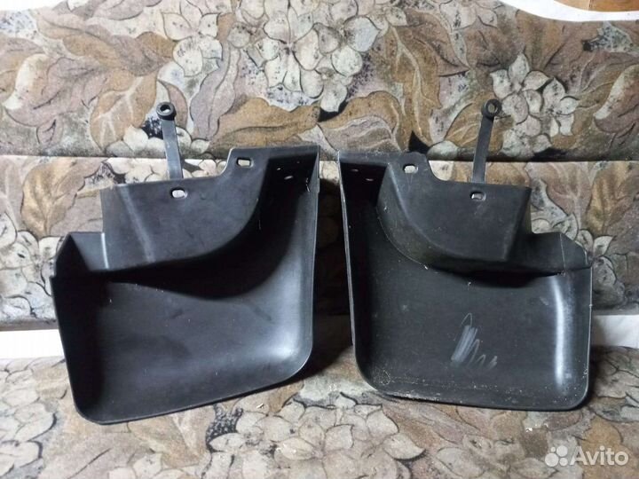 Брызговики передние Mitsubishi Pajero Sport