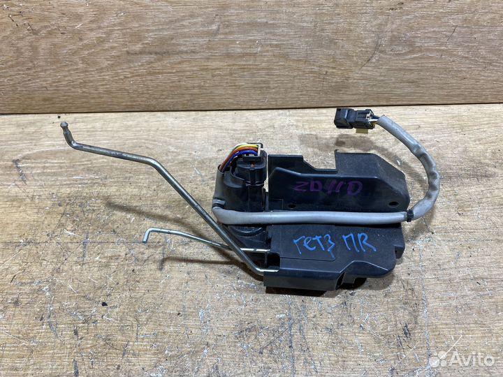 Замок передней правой двери Hyundai Getz ZD110