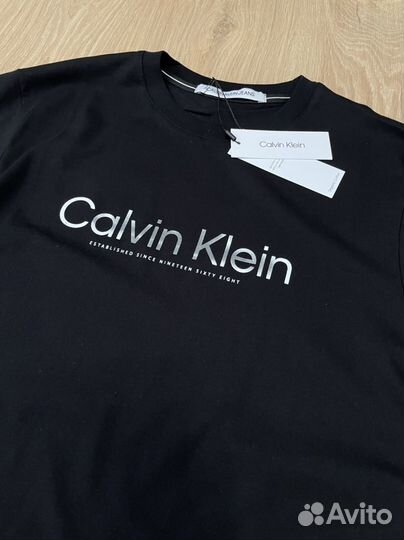 Футболка calvin klein