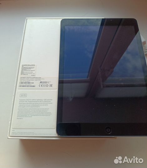 Apple iPad Air Wi-Fi 32 Гб