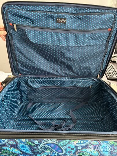 Продам чемодан