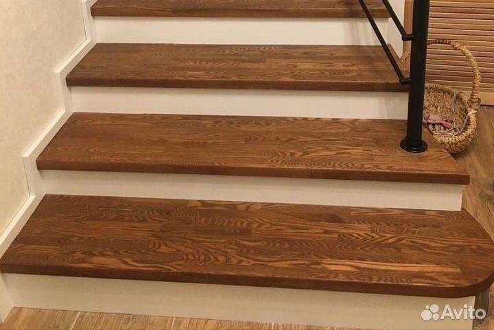 Ступени из ясеня с покраской
