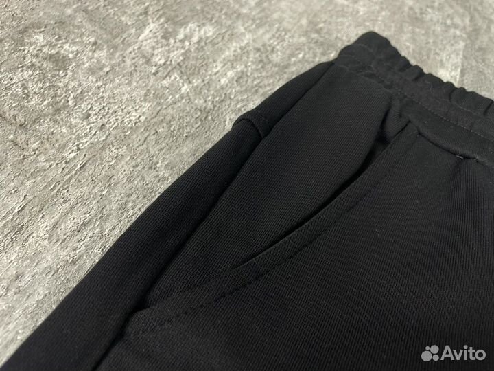 Мужские шорты Stone Island черные