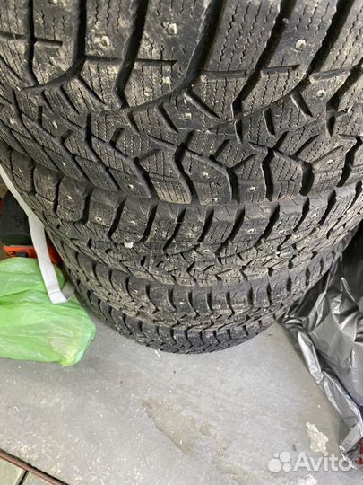 Bridgestone Blizzak Spike-02 225/60 R17