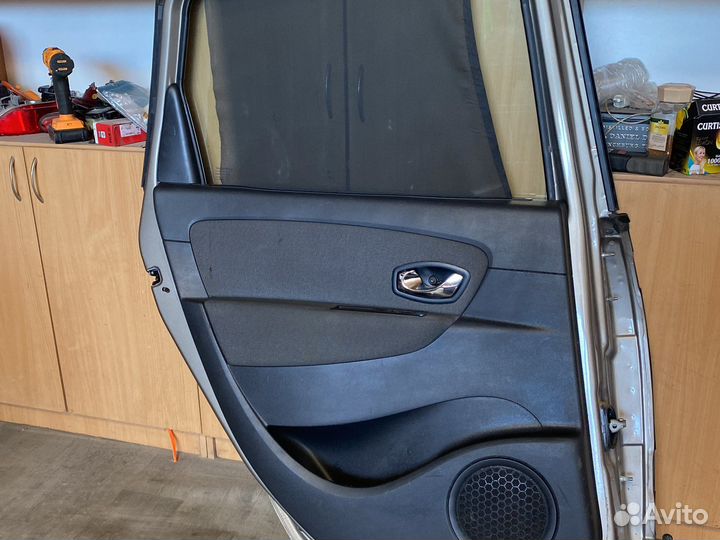 Renault scenic 3 задняя левая дверная карта