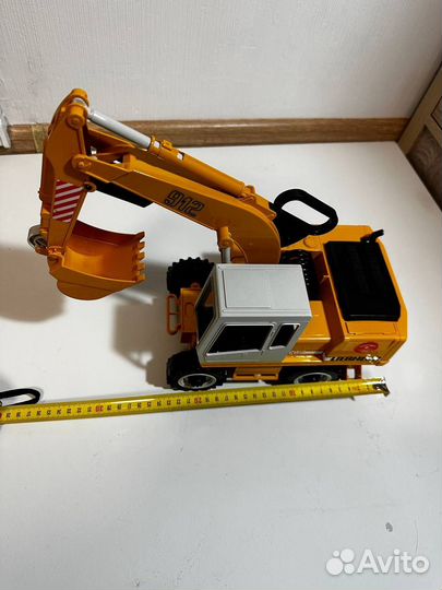 Экскаватор bruder