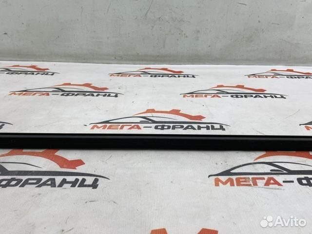 Бархотка стекла задняя правая Peugeot 407 седан