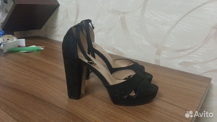 Босоножки Fersini размер 40,б/у