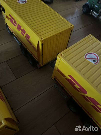Bruder Грузовики DHL