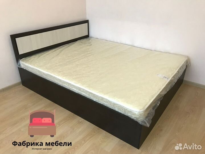Кровать