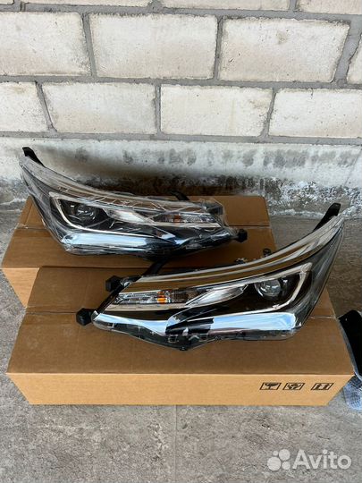 Фары передние на toyota corolla 180