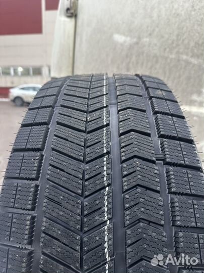 Kingnate Alaska S05 265/45 R21 104T