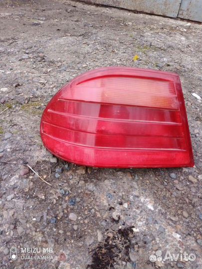 Мерседес 210 Задний фонарь
