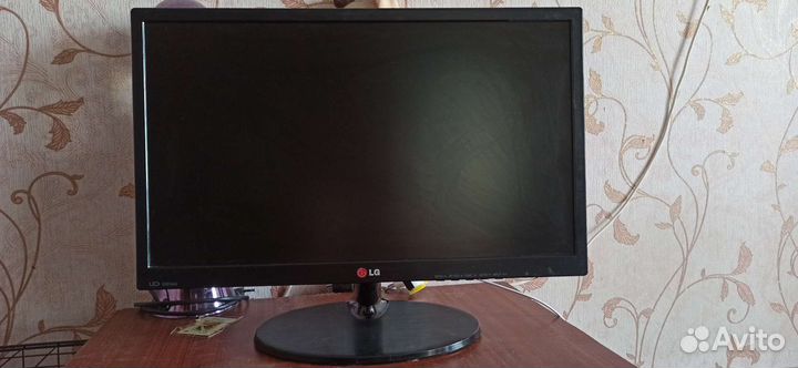 Монитор LG 21.5 дюймов