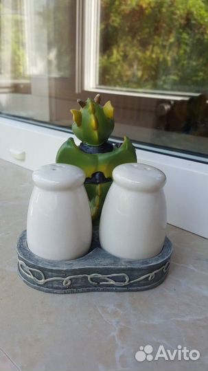 Статуэтка солонка