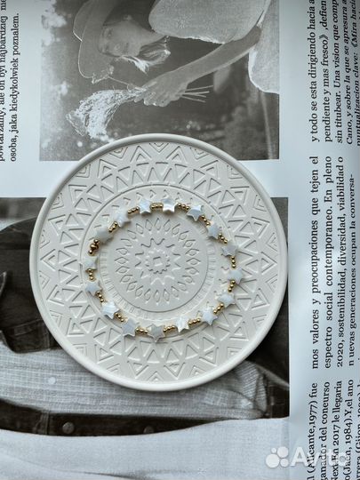 Браслет со звездочками из перламутра