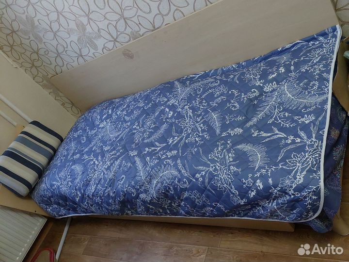 Кровать