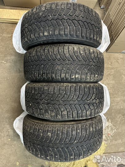 Bridgestone Blizzak Spike-01 235/55 R17 103T
