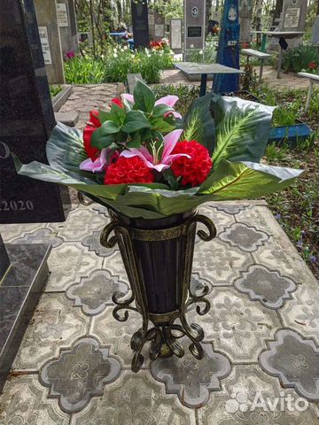 Ваза кованая ритуальная