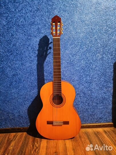 Классическая гитара yamaha c40