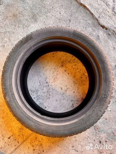 Continental IceContact 2 215/50 R17