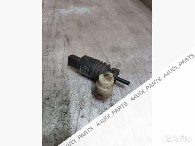 Насос (моторчик) омывателя стекла Audi A4 1K695565