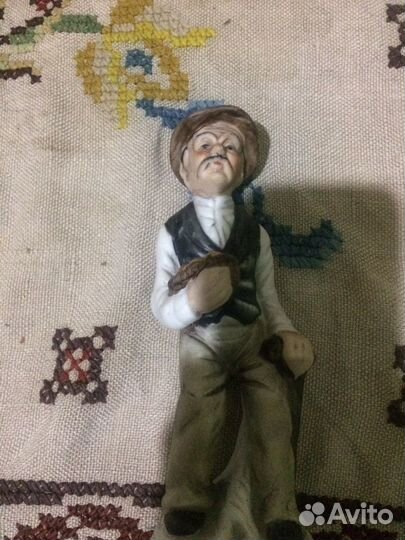 Старик с яблоками