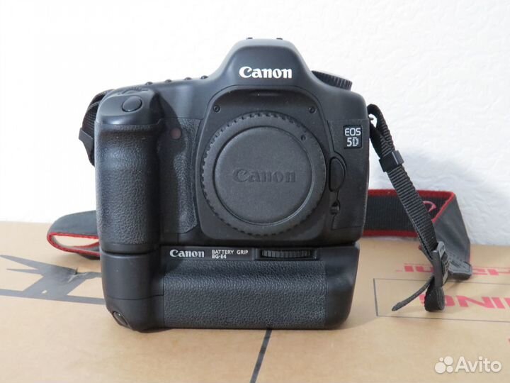 Canon EOS 5D зеркальный фотоаппаратС