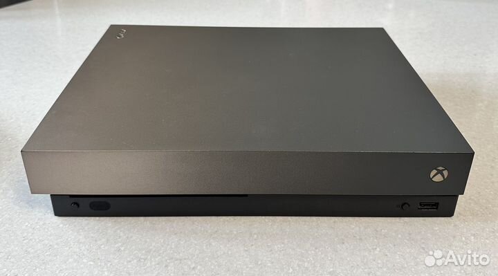 Xbox One X + 480 игр