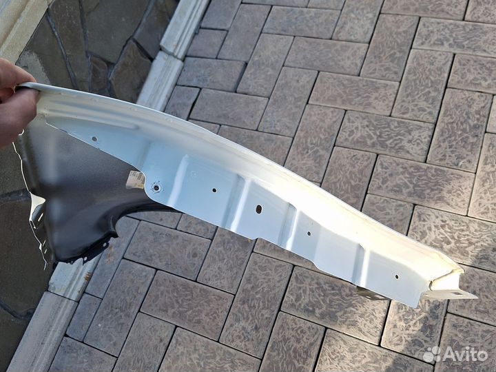 Крыло переднее правое на мерседес 204, C-klass