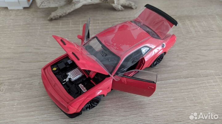 Модель 1/32 Dodge challenger SRT Helicat