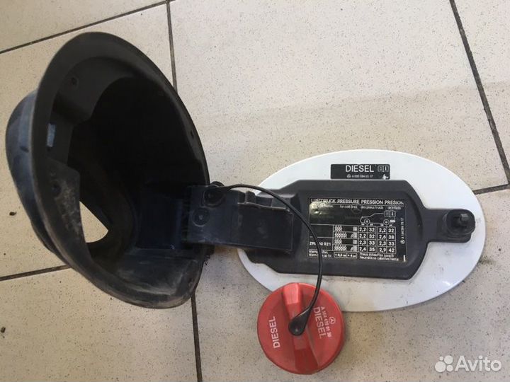 Лючок бензобака Mercedes-Benz Gl-Class X164