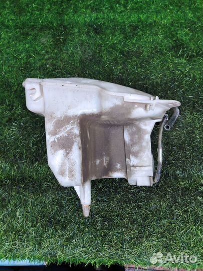 Бачок стеклоомывателя Toyota Corolla