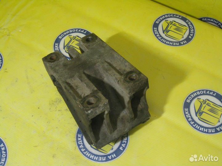 Подушка двс передняя 81962100553 MAN, TGA